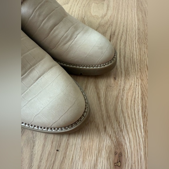 Donald Pliner Croc Effect Leather Sahara Slip On Clog Heel Cream Neutral Size 8 - Picture 9 of 14